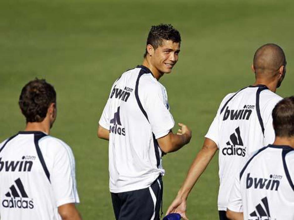 Cristiano Ronaldo Florentinu Perezu povzroča sive lase.