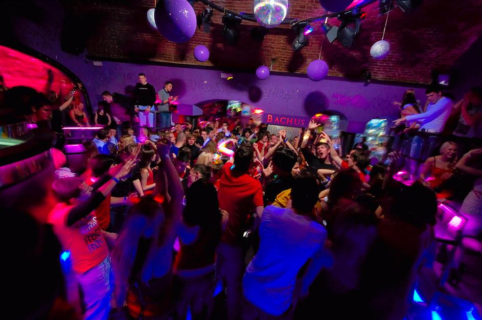 Red love party v Bachusu