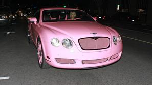 Paris Hilton - Bentley cabriolet