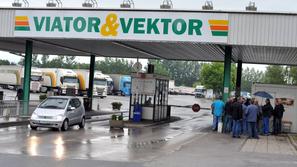 Protest pred Viator & Vektorjem