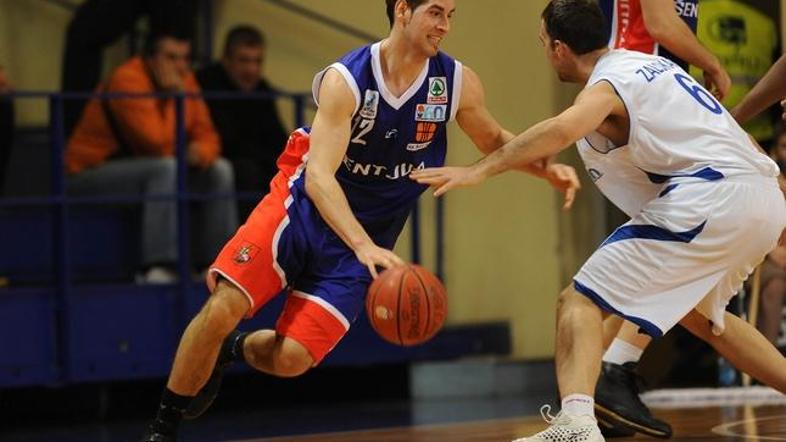 Sandi Čebular se je zelo izkazal proti svojim nekdanjim soigralcem. (Foto: KZS/a