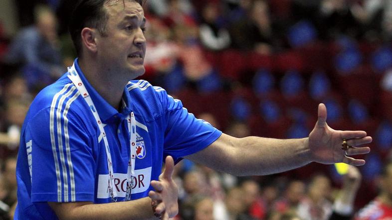 Slavko Goluža je glavna tarča kritik na Hrvaškem, saj se rokometaši niso uvrstil