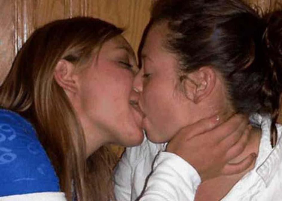 Real Mom And Daughter Kissing