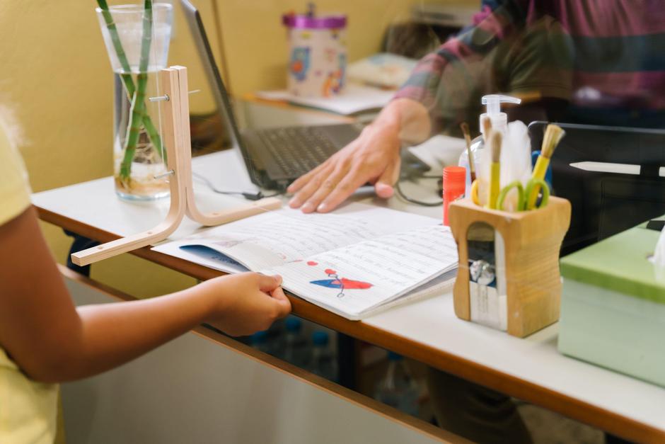 Učitelj z masko | Avtor: Profimedia