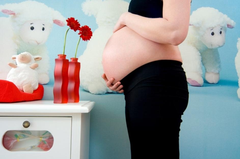 Можно ли покупать до рождения ребенка. Опустился живот при беременности. Живот перед родами фото. У первородящей женщины спустился живот. Опустившийся живот при беременности фото до и после.
