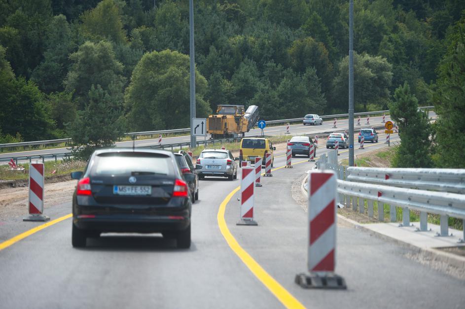 kolone v prometu pri predoru Golovec