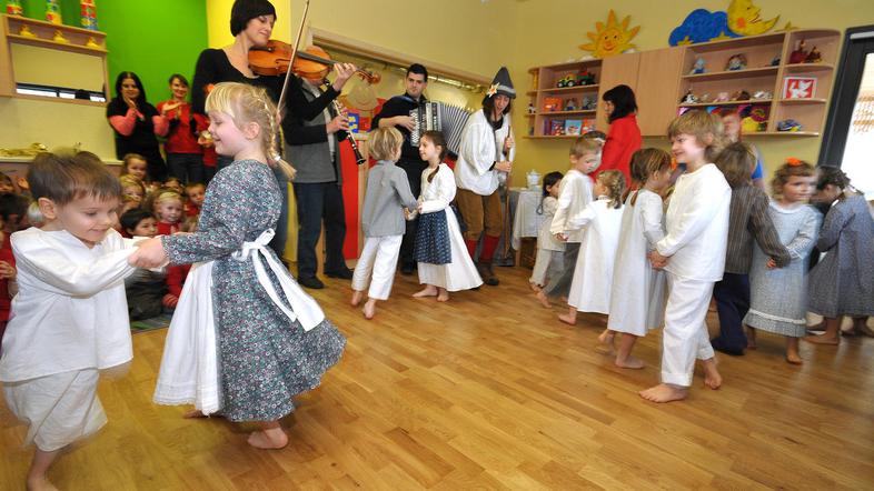 Število mest načrtujejo za primer 90-odstotne vključenosti v vrtce. (Foto: Anže 