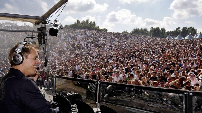 Nizozemski DJ je sicer bolj vajen velikih festivalskih prizorišč. (Foto: EPA)