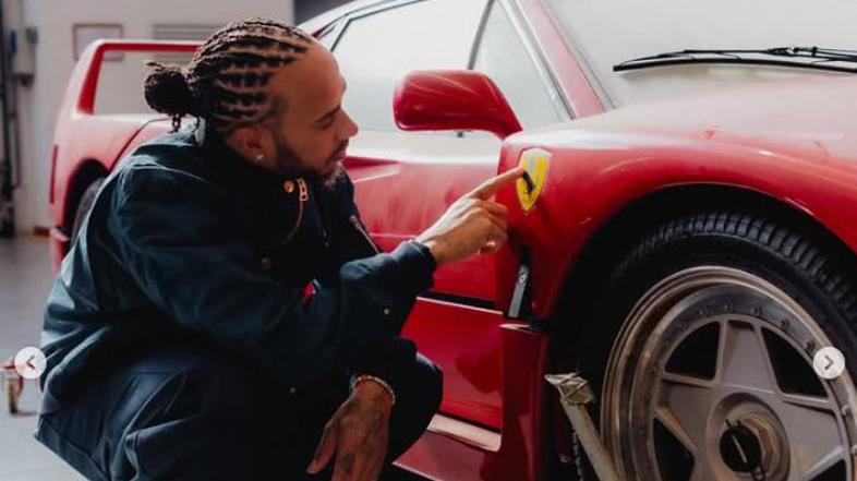 Lewis Hamilton in ferrari F40