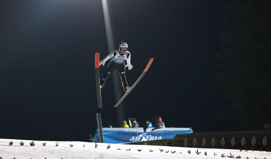 Kakšna smola! Padec in poškodba našega orla