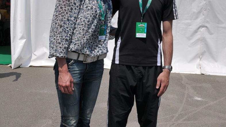 Če želite visokoresolucijsko fotografijo, nam pošljite elektronsko sporočilo na 