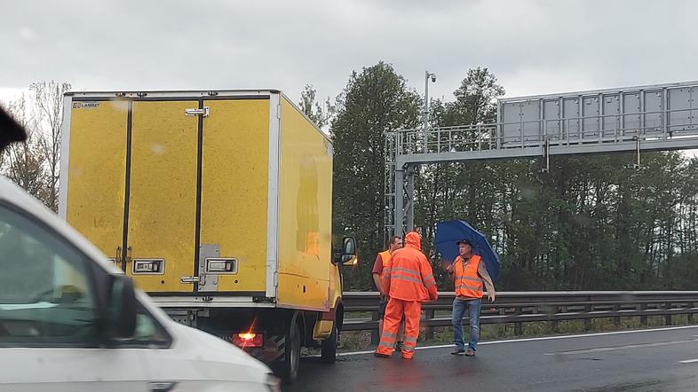Prometna nesreča na avtocesti, delavci na avtocesti