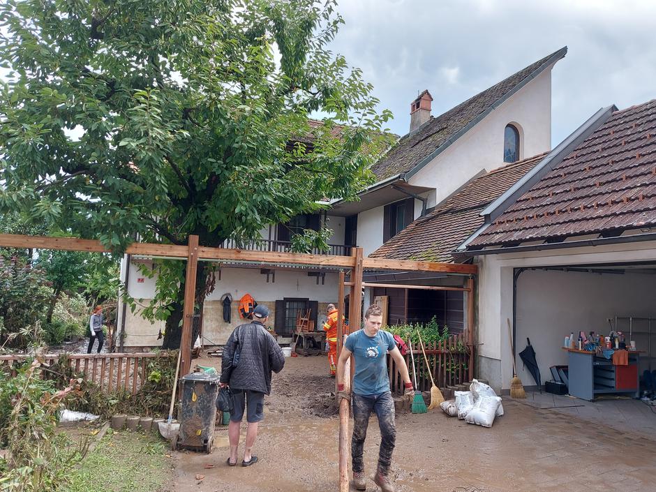 Škofja Loka, neurje, odpravljanje posledic | Avtor: M. Ha.