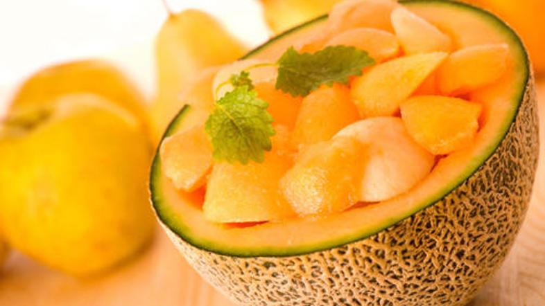 Melonino bovlo postrezite dobro ohlajeno.