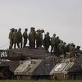 301208_izrael_tank_vojak-reuters