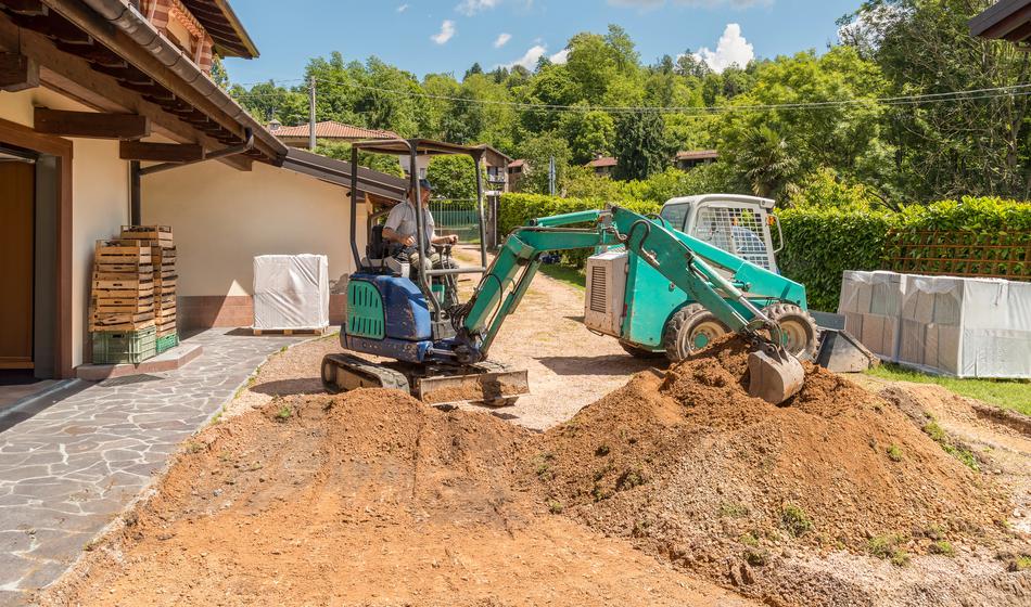 Nenavadna služba: Iščejo grafičnega oblikovalca, ki mora znati upravljati bager