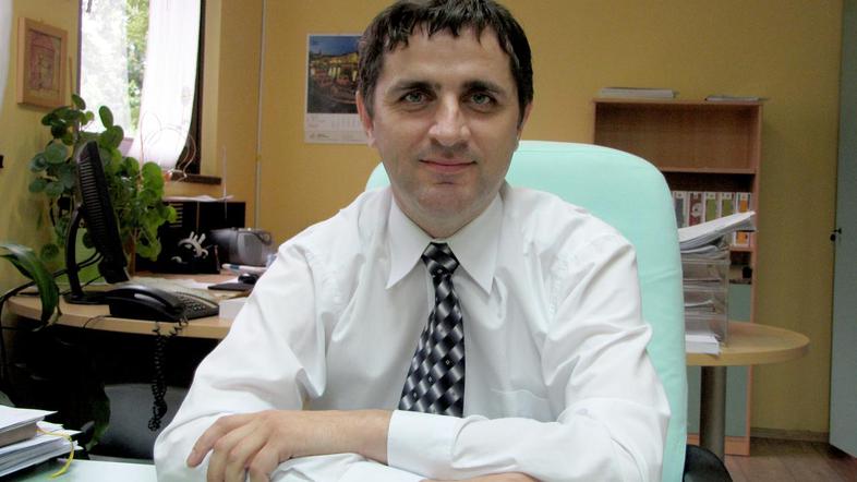 Alberta Zorka, zdajšnjega v. d. ravnatelja, ni med tremi kandidati, med katerimi