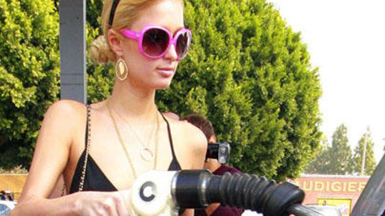 Hiltonova se je v oglasu opredelila tudi do ameriške energetske politike in deja