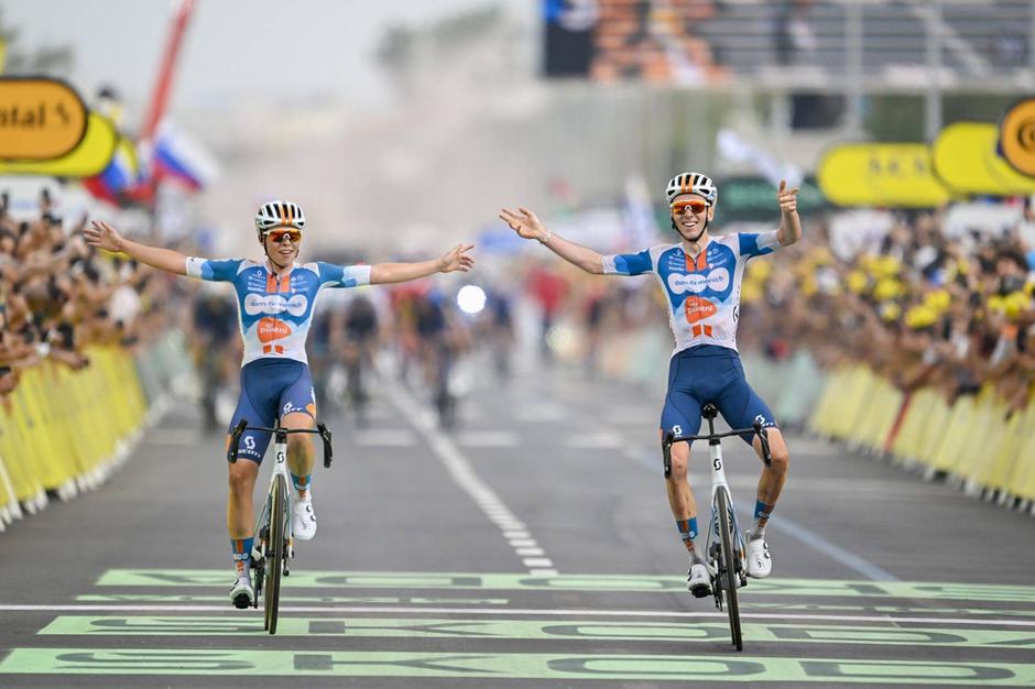 Romain Bardet in Frank van den Broek | Avtor: Profimedia