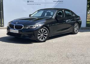 BMW 318i Limuzina