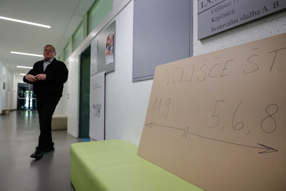 referendum o uveljavitvi zakona o dodatku k pokojnini za izjemne dosežke na področju umetnosti | Avtor: Saša Despot