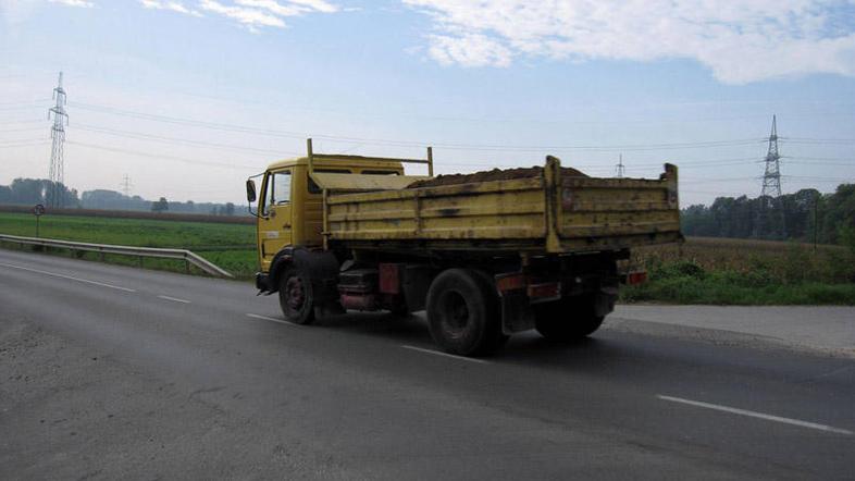 V predelovalni center Gokop v Dogošah so odpeljali več kot 18 tisoč ton zemeljsk