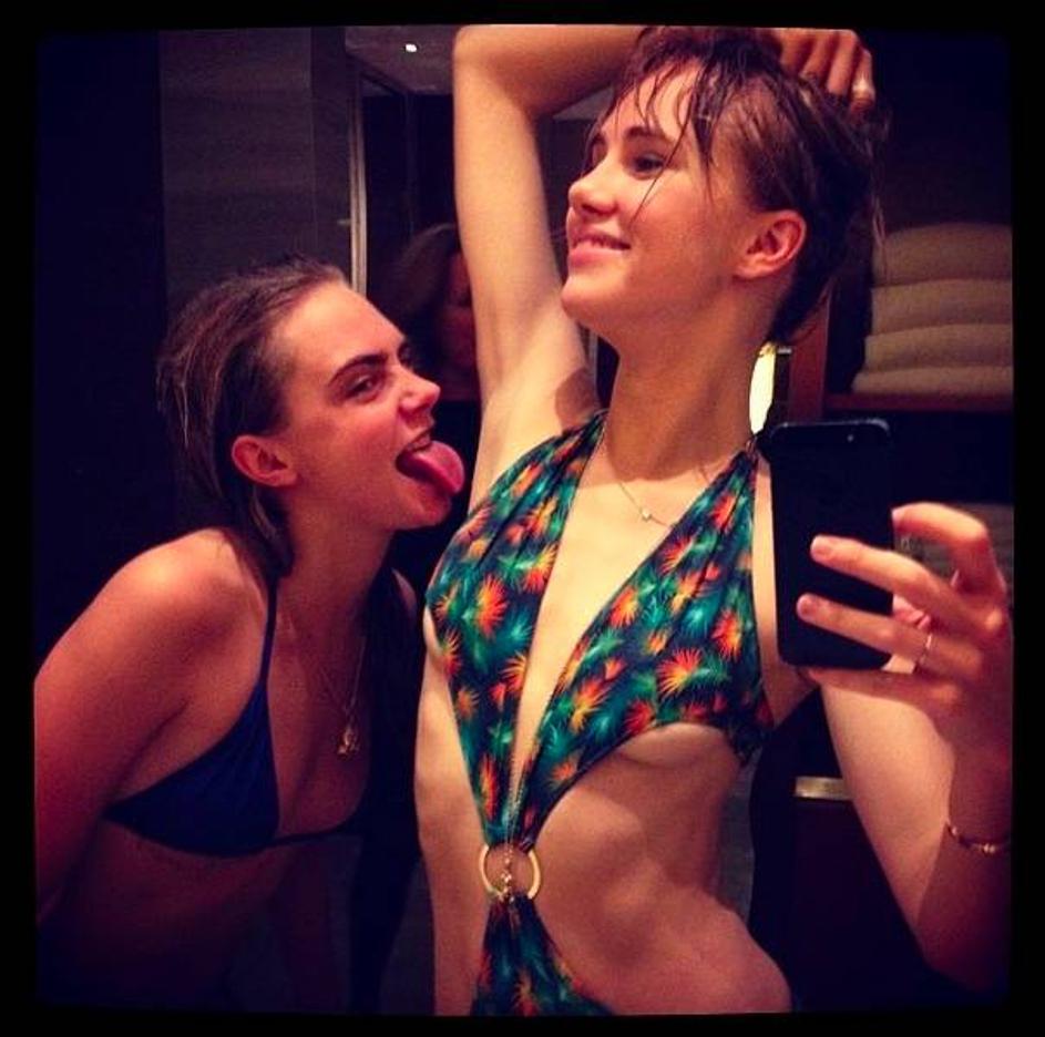 suki waterhouse, cara delevigne
