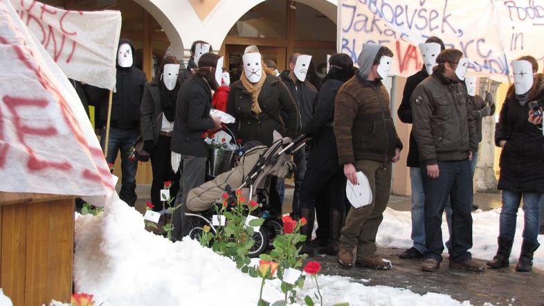 Pust in protest v Novem mestu