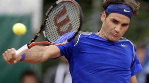 Prvi peščeni turnir sezone je Roger Federer končal že v četrtfinalu. (Foto: EPA)