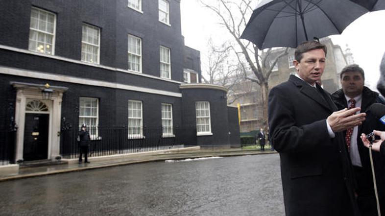 Po obisku na Downing Streetu 10 je imel premier na ugledni London School of Econ