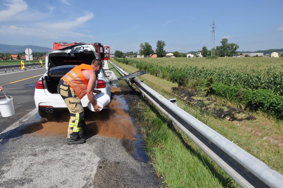 Goreče vozilo, Tepanje, avtocesta, gasilci, gašenje