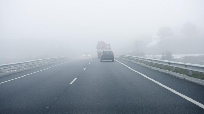 Tzavto 01.09.10, cesta, avto, megla, foto: shutterstock