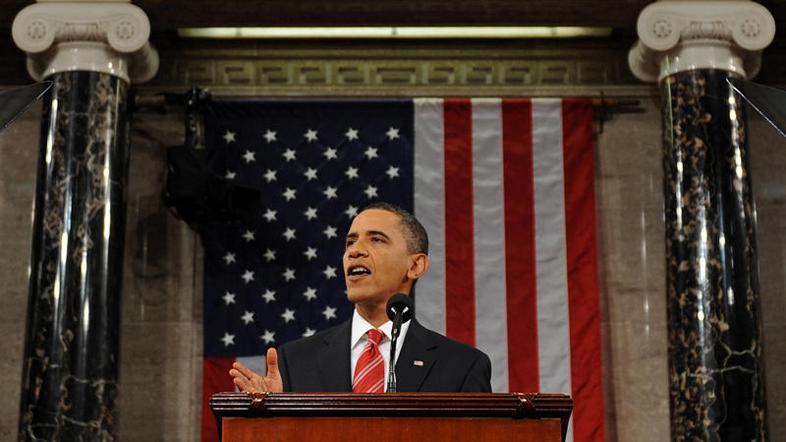 Obama je krivdo za finančne probleme zvalil na svojega predhodnika. (Foto: EPA)