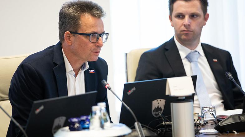 vlada zvonko černač