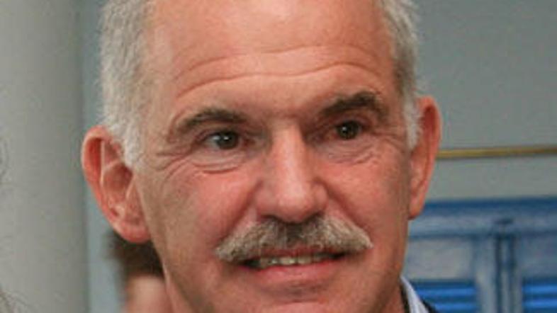 Papandreu je tudi predsednik mednarodnega združenja levo usmerjenih političnih s