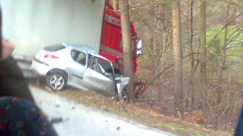 Posledice prometne nesreče (Foto: Naš bralec)