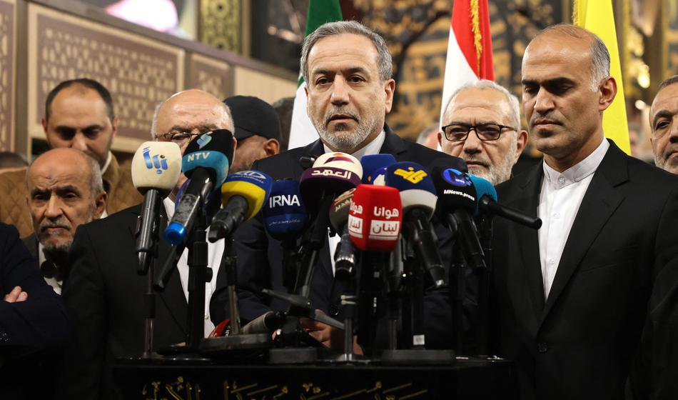 Iran prst uperil v Izrael, to sporočajo