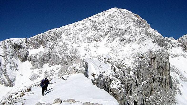 Zgodaj popoldan se je ob sestopu na poti iz Grintovca v Kamniško-Savinjskih Alpa