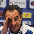 Cesare Prandelli na novinarski konferenci pred tekmo s Srbijo
