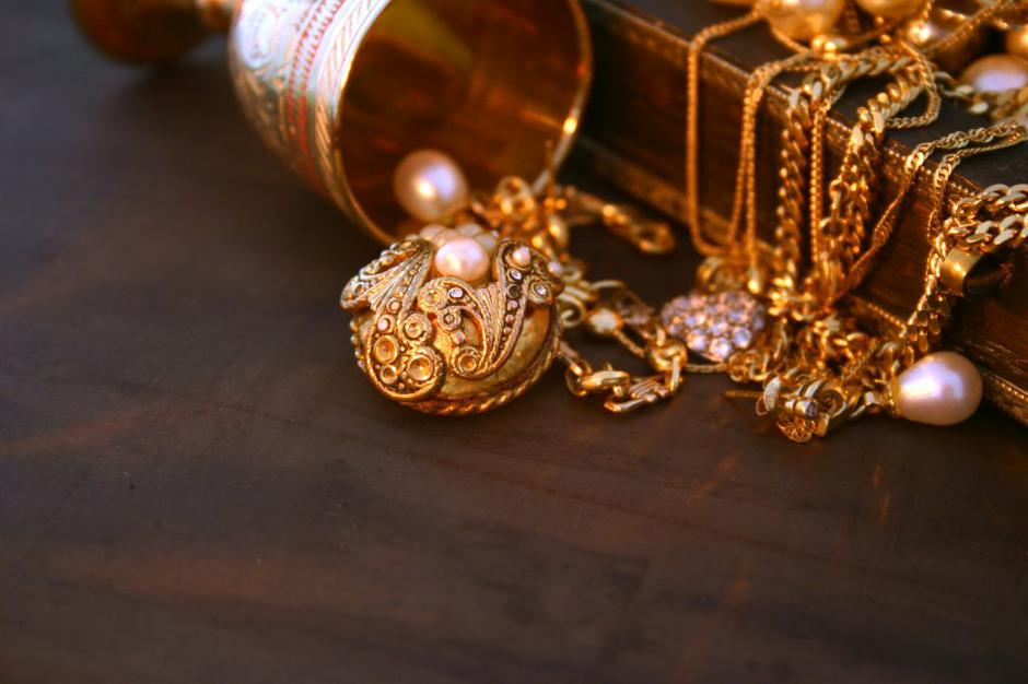 Zlat nakit | Avtor: Shutterstock