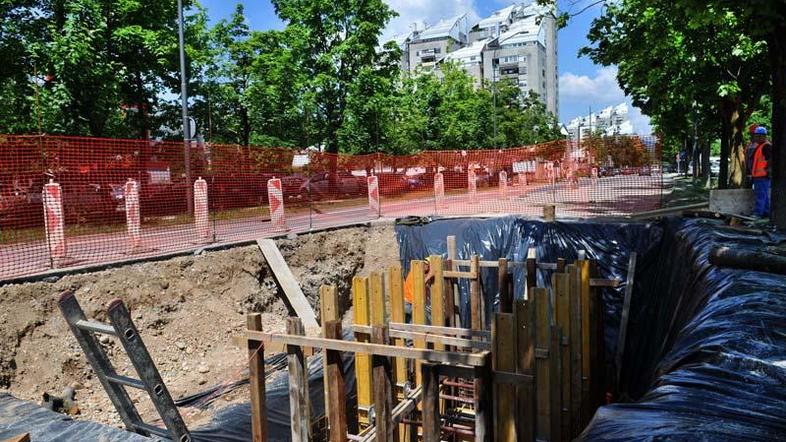 Zaradi prenove Vojkove ceste bodo zastoji za Bežigradom še do nedelje, pa tudi p