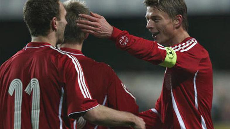 V danski igri je veliko odvisno od kapetana Jona Dahla Tomassona in desnega bočn