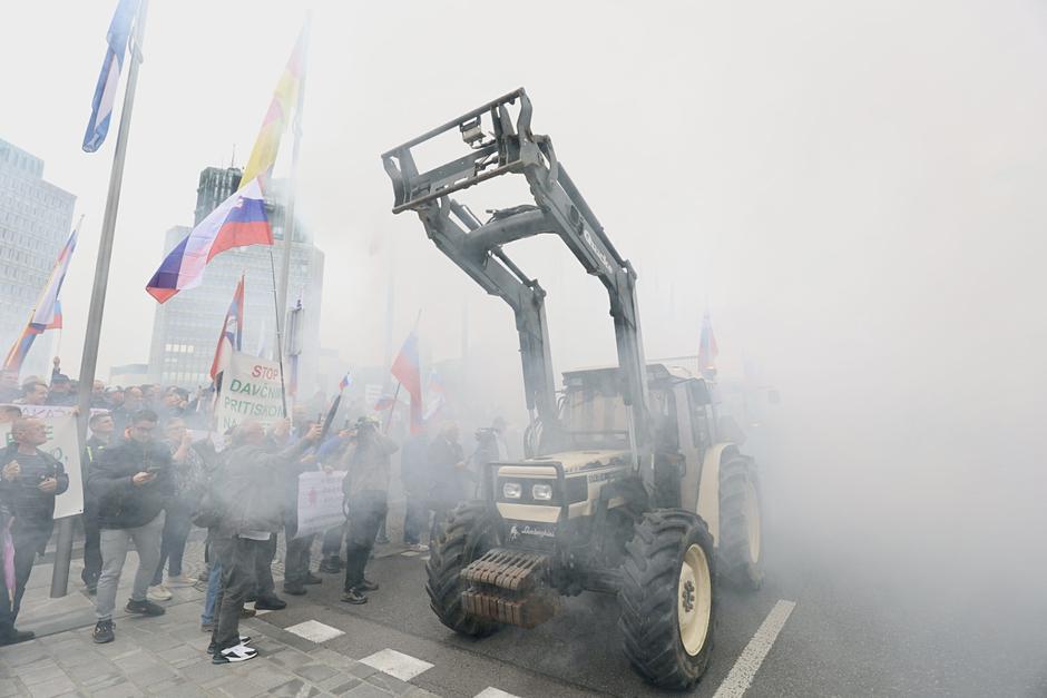protestni shod kmetov v središču prestolnice | Avtor: Saša Despot
