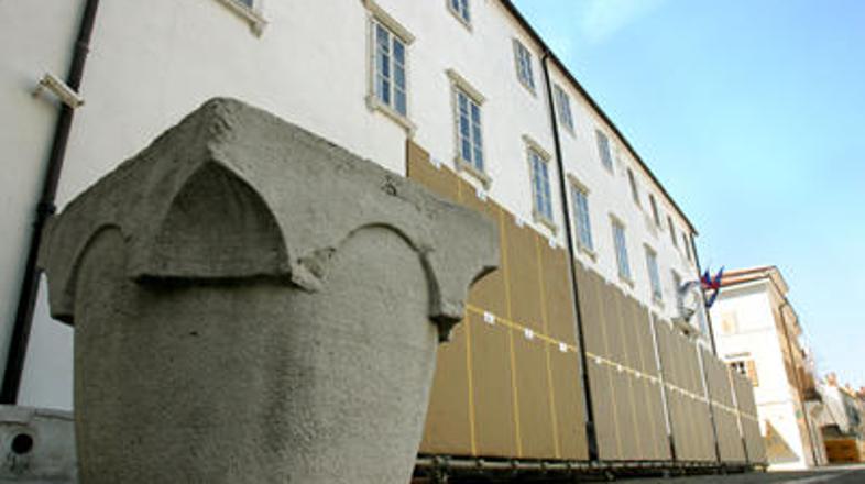 V prostorih Foresterije ima svoje prostore Fakulteta za humanistične študije.