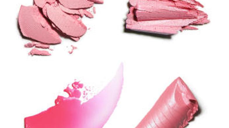 Prihranite lahko pri nakupu šminke in bleščila, nekoliko več pa odštejte za senč