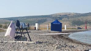 Umor na plaži pri kraju Soline