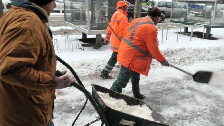 Največ snega je zapadlo na Dolenjskem in Štajerskem, precej manj pa tokrat po ni