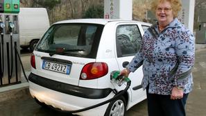 Ne glede na to, da Italijani pogosto točijo gorivo na naših obmejnih črpalkah, j