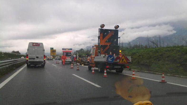 Na gorenjski avtocesti se je poleg vožnje v napačni smeri zgodilo tudi nekaj pro