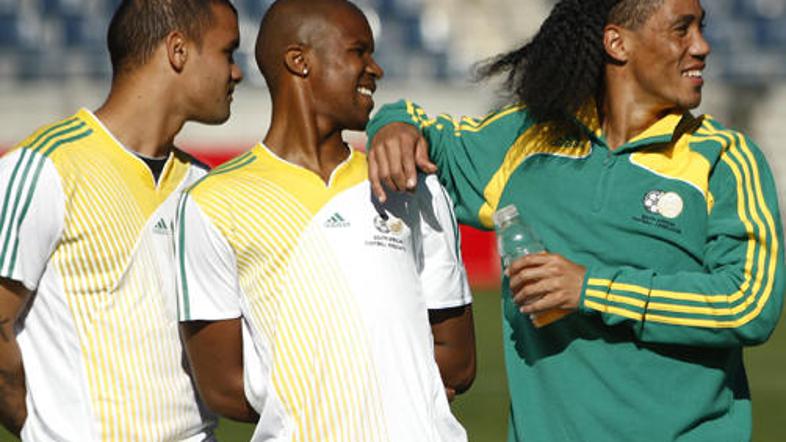 Domači nogometaši se želijo izkazati pred domačimi navijači.